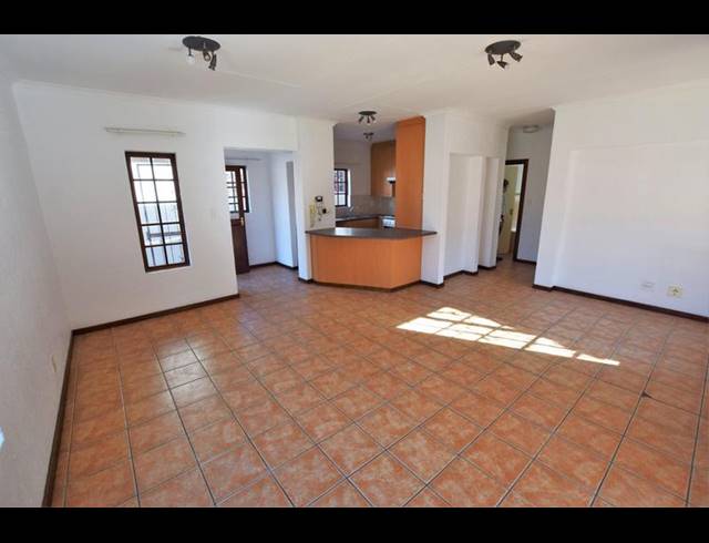 2 BEDROOM TOWNHOUSE FOR SALE IN LONEHILL